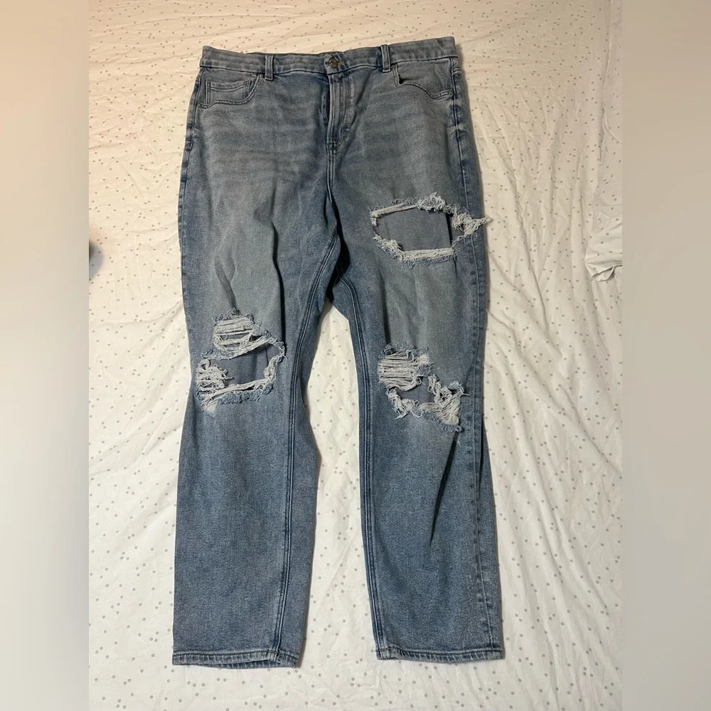 American Eagle mom jeans with holes - Picture 1 of 2